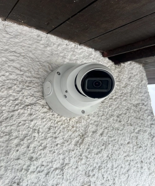 Montaža nadzornih kamer – Namestitev in priklop video nadzornih kamer na objektu.